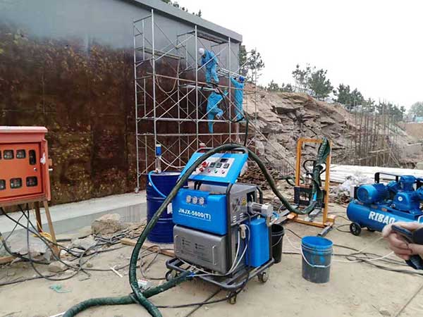 鋼制(質(zhì))浮筒防腐蝕防銹聚脲噴涂機(圖2) JNJX-H5600(T)防腐蝕防銹聚脲噴涂機