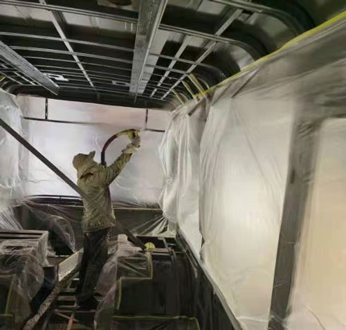 聚氨酯噴涂機 車廂頂棚保溫隔熱(圖3) 車廂頂棚保溫隔熱聚氨酯噴涂發(fā)泡案例